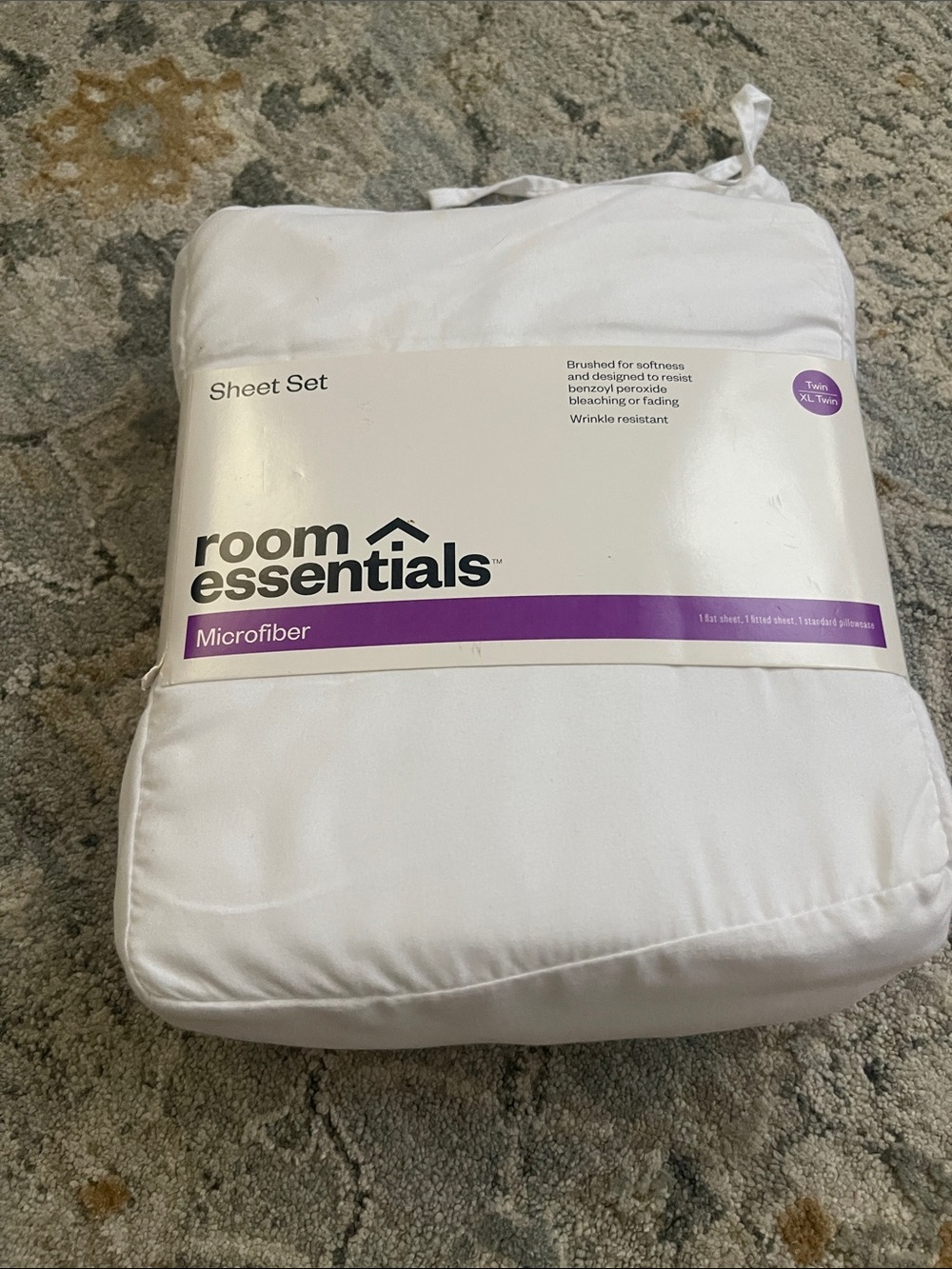 Room Essentials White Microfiber Sheet Set - Twin